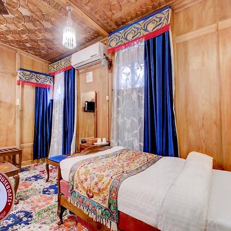 Bed and Breakfast Lake Victoria Houseboats Srīnagar Zewnętrze zdjęcie