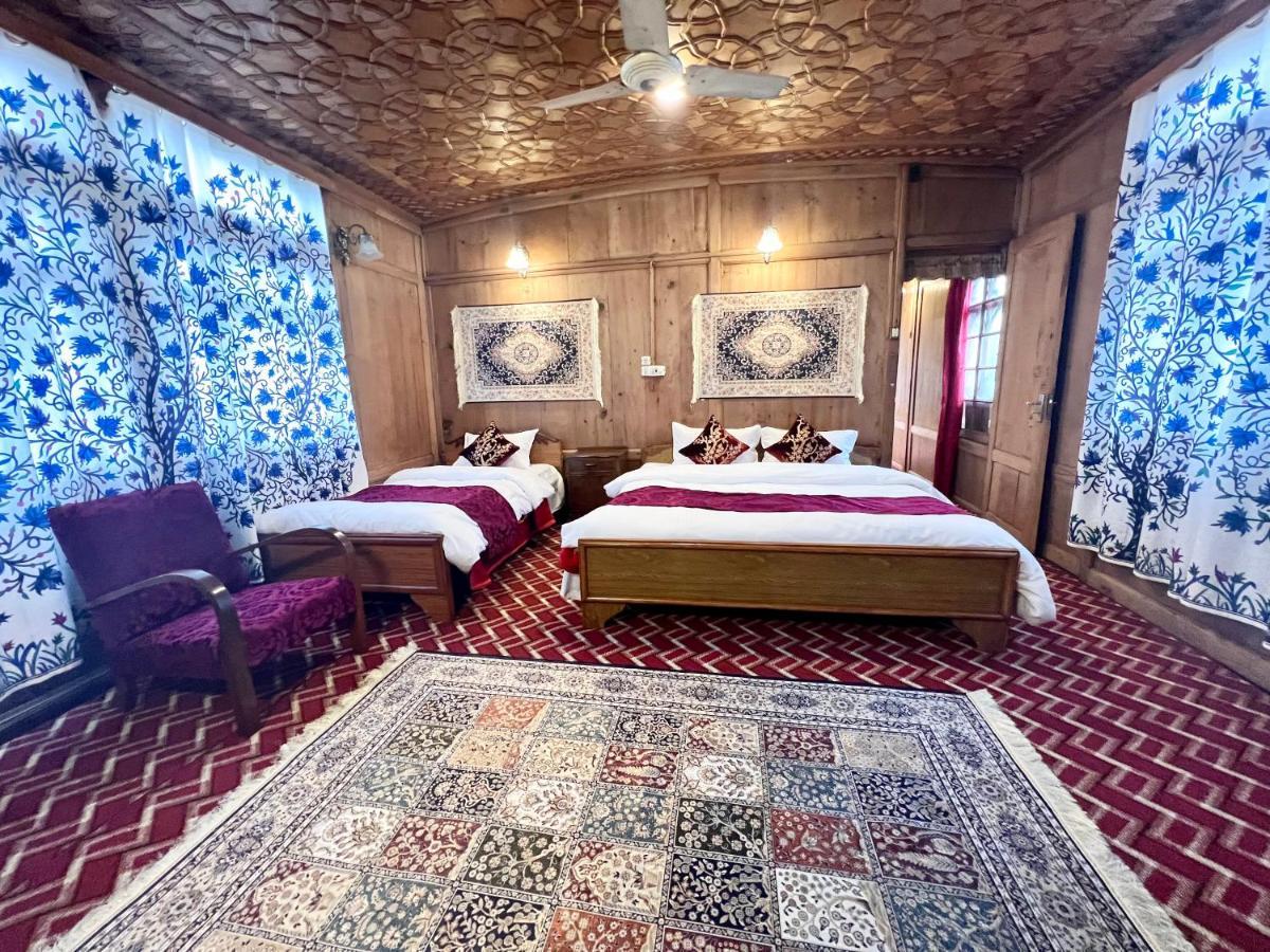 Bed and Breakfast Lake Victoria Houseboats Srīnagar Zewnętrze zdjęcie